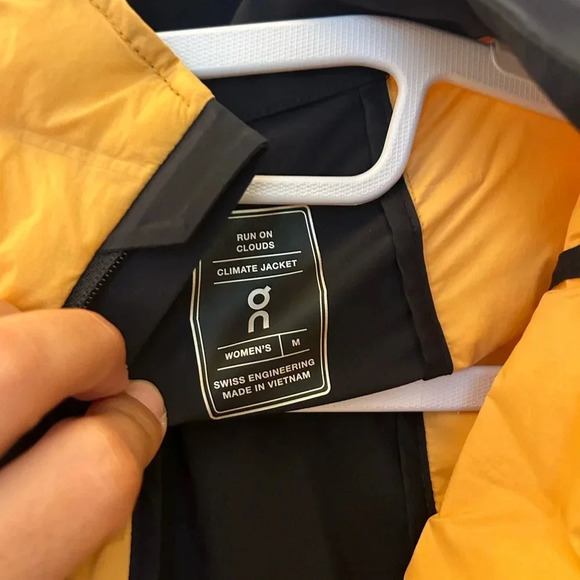 ! On Running Climate Jacket mango black sz M - Picture 7 of 9